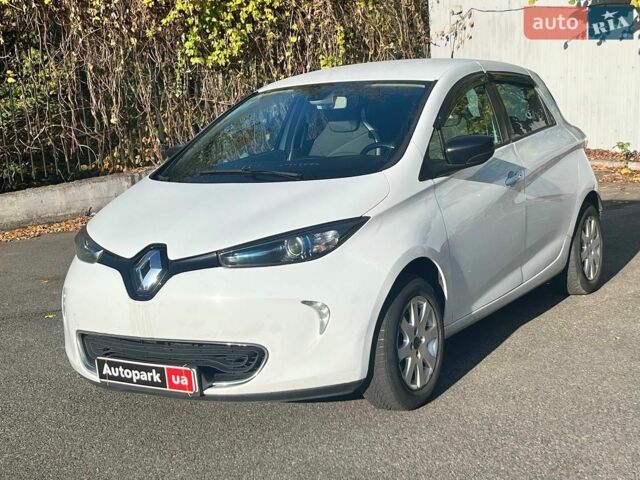 Белый Рено Зое, объемом двигателя 0 л и пробегом 281 тыс. км за 6490 $, фото 1 на Automoto.ua