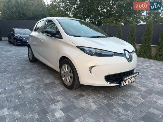 Білий Рено Зое, об'ємом двигуна 0 л та пробігом 49 тис. км за 7700 $, фото 1 на Automoto.ua