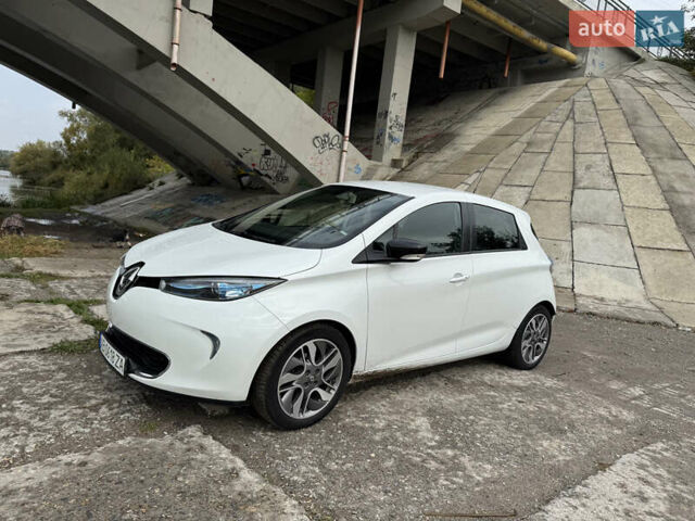 Білий Рено Зое, об'ємом двигуна 0 л та пробігом 98 тис. км за 9500 $, фото 1 на Automoto.ua