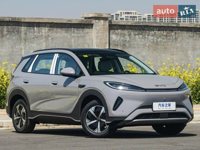 Белый Рено Зое, объемом двигателя 0 л и пробегом 152 тыс. км за 8200 $, фото 1 на Automoto.ua