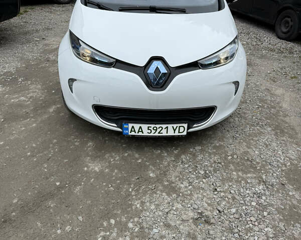 Белый Рено Зое, объемом двигателя 0 л и пробегом 62 тыс. км за 8300 $, фото 1 на Automoto.ua