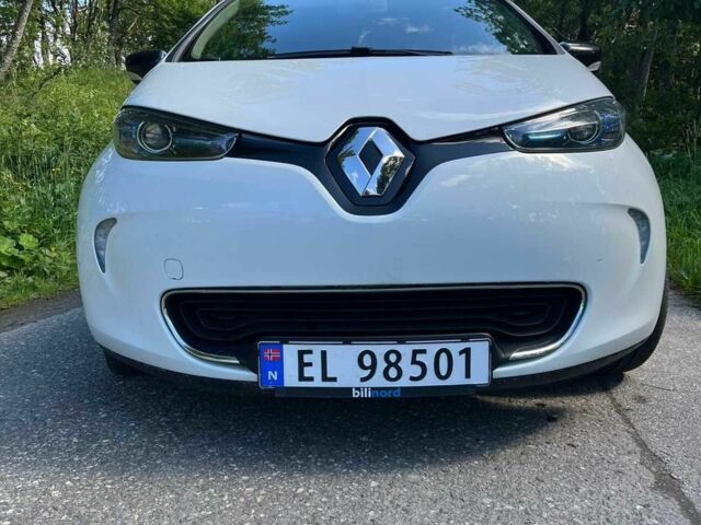Белый Рено Зое, объемом двигателя 0 л и пробегом 69 тыс. км за 6894 $, фото 1 на Automoto.ua