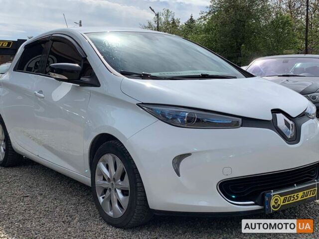 Белый Рено Зое, объемом двигателя 22 л и пробегом 124 тыс. км за 8888 $, фото 1 на Automoto.ua