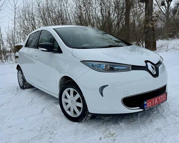 Белый Рено Зое, объемом двигателя 0 л и пробегом 41 тыс. км за 7100 $, фото 1 на Automoto.ua