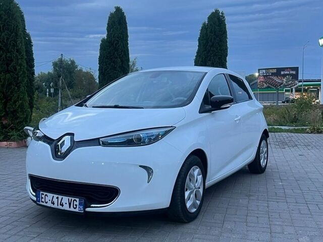 Білий Рено Зое, об'ємом двигуна 0 л та пробігом 101 тис. км за 6800 $, фото 1 на Automoto.ua