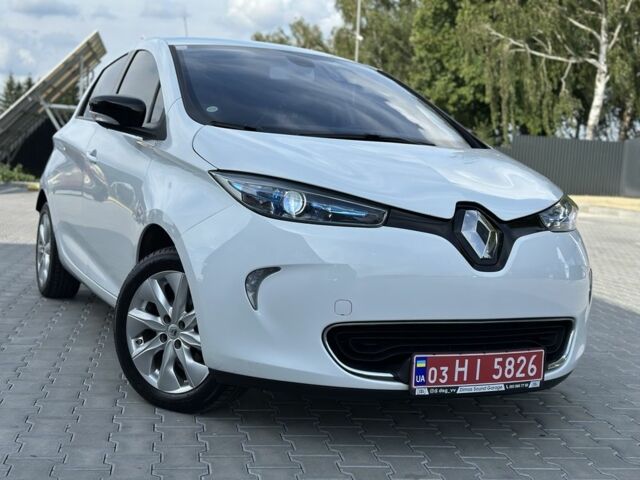 Белый Рено Зое, объемом двигателя 2 л и пробегом 77 тыс. км за 7200 $, фото 1 на Automoto.ua