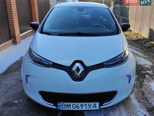 Белый Рено Зое, объемом двигателя 0 л и пробегом 130 тыс. км за 10900 $, фото 1 на Automoto.ua