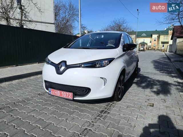 Белый Рено Зое, объемом двигателя 0 л и пробегом 63 тыс. км за 8500 $, фото 1 на Automoto.ua