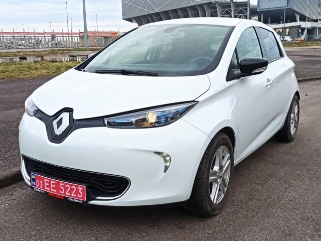 Белый Рено Зое, объемом двигателя 0 л и пробегом 82 тыс. км за 12500 $, фото 1 на Automoto.ua