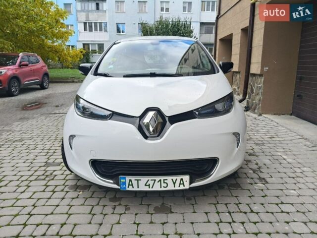 Белый Рено Зое, объемом двигателя 0 л и пробегом 62 тыс. км за 9350 $, фото 1 на Automoto.ua