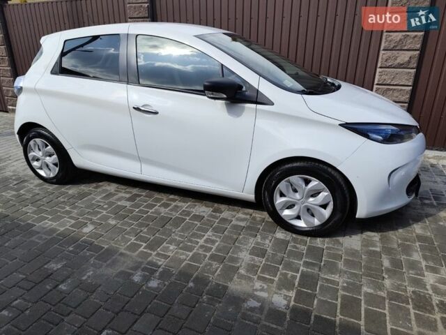 Белый Рено Зое, объемом двигателя 0 л и пробегом 113 тыс. км за 9300 $, фото 1 на Automoto.ua
