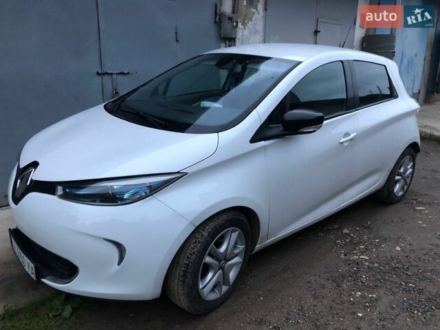 Белый Рено Зое, объемом двигателя 0 л и пробегом 77 тыс. км за 9400 $, фото 1 на Automoto.ua