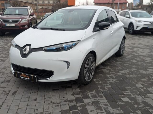 Белый Рено Зое, объемом двигателя 0 л и пробегом 127 тыс. км за 9300 $, фото 1 на Automoto.ua
