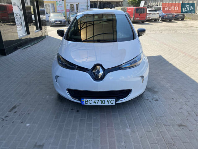 Белый Рено Зое, объемом двигателя 0 л и пробегом 103 тыс. км за 8900 $, фото 1 на Automoto.ua