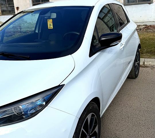 Белый Рено Зое, объемом двигателя 100 л и пробегом 103 тыс. км за 9500 $, фото 1 на Automoto.ua