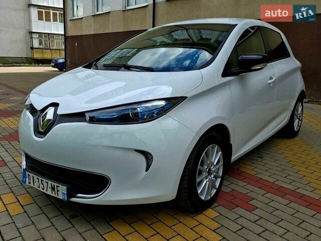 Белый Рено Зое, объемом двигателя 0 л и пробегом 118 тыс. км за 8800 $, фото 1 на Automoto.ua