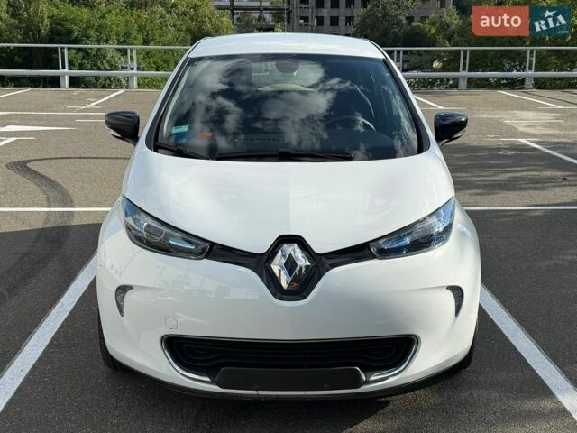 Білий Рено Зое, об'ємом двигуна 0 л та пробігом 90 тис. км за 9300 $, фото 1 на Automoto.ua