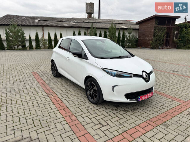 Белый Рено Зое, объемом двигателя 0 л и пробегом 78 тыс. км за 9800 $, фото 1 на Automoto.ua