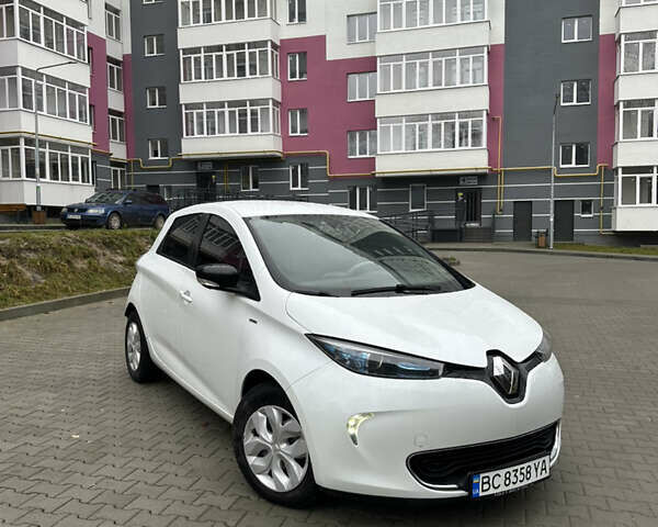 Белый Рено Зое, объемом двигателя 0 л и пробегом 131 тыс. км за 9650 $, фото 1 на Automoto.ua