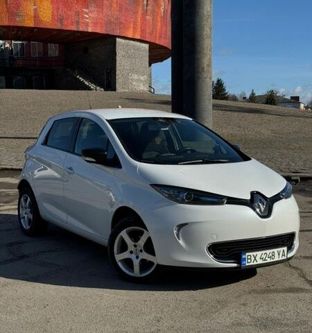 Білий Рено Зое, об'ємом двигуна 0 л та пробігом 120 тис. км за 8800 $, фото 1 на Automoto.ua