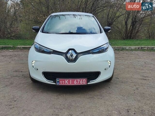 Белый Рено Зое, объемом двигателя 0 л и пробегом 80 тыс. км за 9600 $, фото 1 на Automoto.ua