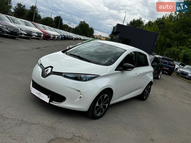 Белый Рено Зое, объемом двигателя 0 л и пробегом 136 тыс. км за 9500 $, фото 1 на Automoto.ua
