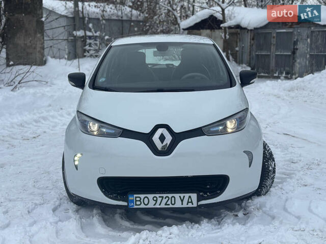 Білий Рено Зое, об'ємом двигуна 0 л та пробігом 70 тис. км за 9000 $, фото 1 на Automoto.ua