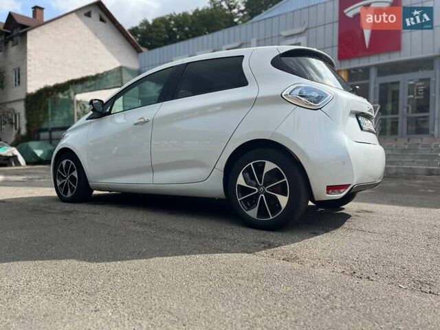 Белый Рено Зое, объемом двигателя 0 л и пробегом 90 тыс. км за 9700 $, фото 1 на Automoto.ua