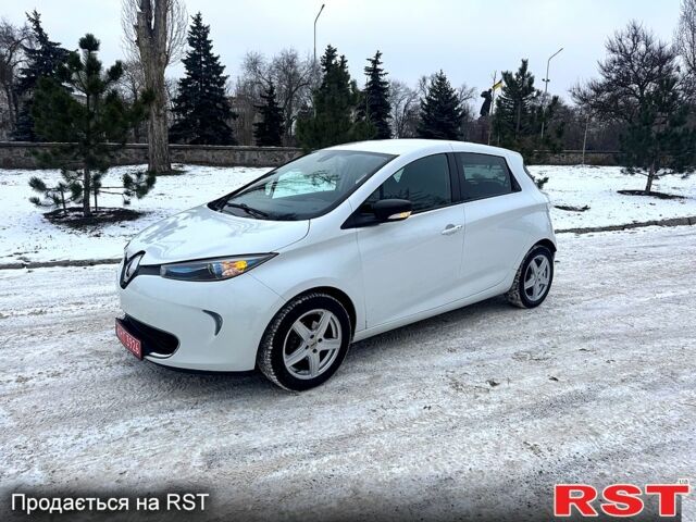 Белый Рено Зое, объемом двигателя 82 л и пробегом 760 тыс. км за 10500 $, фото 1 на Automoto.ua