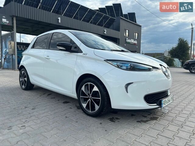 Белый Рено Зое, объемом двигателя 0 л и пробегом 107 тыс. км за 8999 $, фото 1 на Automoto.ua