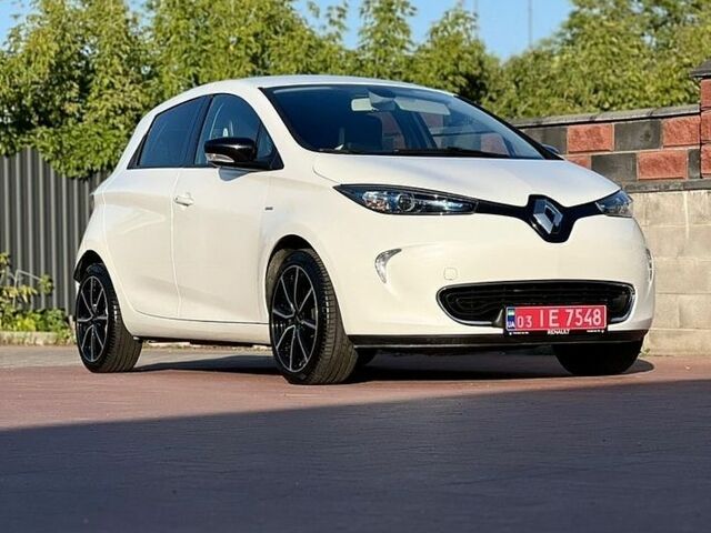 Белый Рено Зое, объемом двигателя 0 л и пробегом 145 тыс. км за 9900 $, фото 1 на Automoto.ua