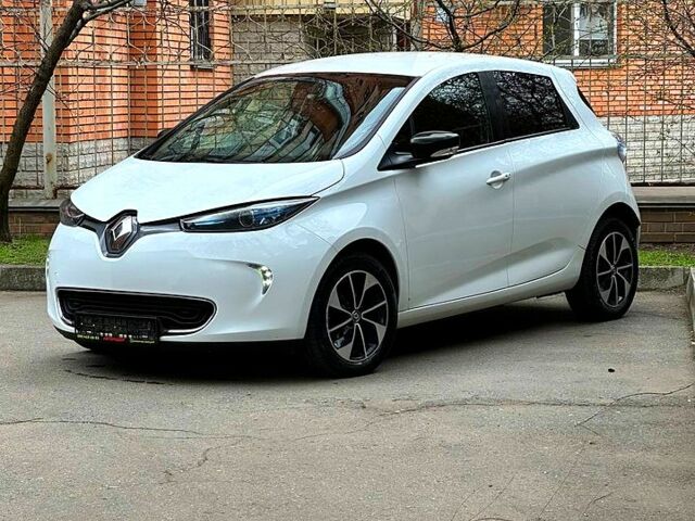 Белый Рено Зое, объемом двигателя 55 л и пробегом 93 тыс. км за 11000 $, фото 1 на Automoto.ua
