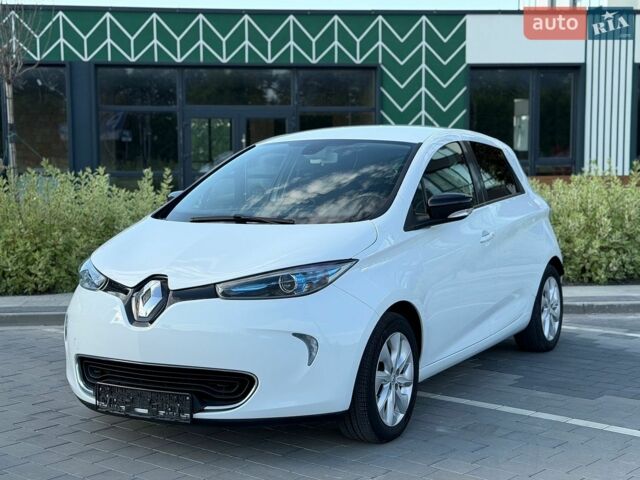Белый Рено Зое, объемом двигателя 0 л и пробегом 75 тыс. км за 10700 $, фото 1 на Automoto.ua