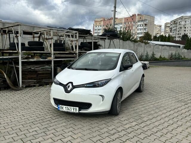 Білий Рено Зое, об'ємом двигуна 0 л та пробігом 100 тис. км за 9231 $, фото 1 на Automoto.ua