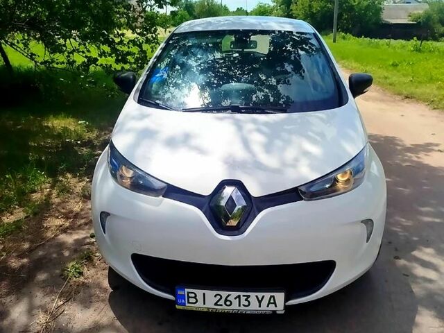 Белый Рено Зое, объемом двигателя 70 л и пробегом 230 тыс. км за 9300 $, фото 1 на Automoto.ua