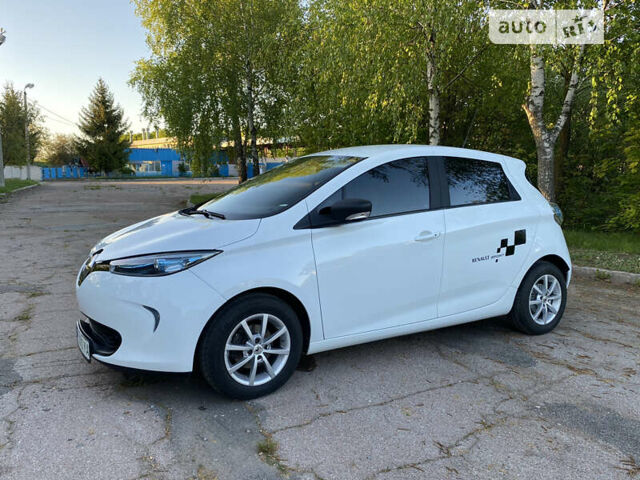 Білий Рено Зое, об'ємом двигуна 0 л та пробігом 47 тис. км за 8950 $, фото 1 на Automoto.ua