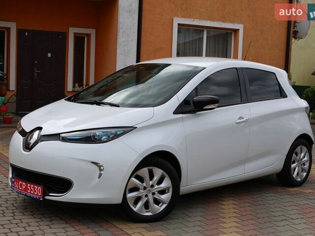 Белый Рено Зое, объемом двигателя 0 л и пробегом 200 тыс. км за 8777 $, фото 1 на Automoto.ua