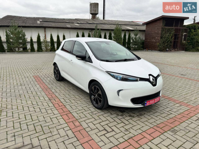 Белый Рено Зое, объемом двигателя 0 л и пробегом 78 тыс. км за 9800 $, фото 1 на Automoto.ua