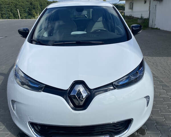 Белый Рено Зое, объемом двигателя 0 л и пробегом 27 тыс. км за 9300 $, фото 1 на Automoto.ua