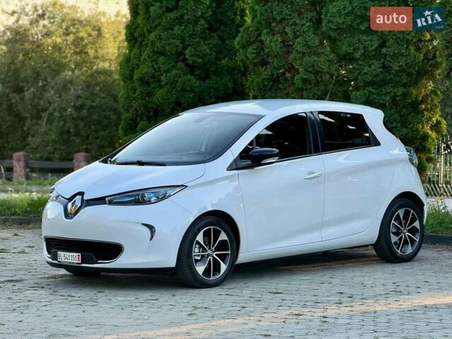 Белый Рено Зое, объемом двигателя 0 л и пробегом 122 тыс. км за 9300 $, фото 1 на Automoto.ua