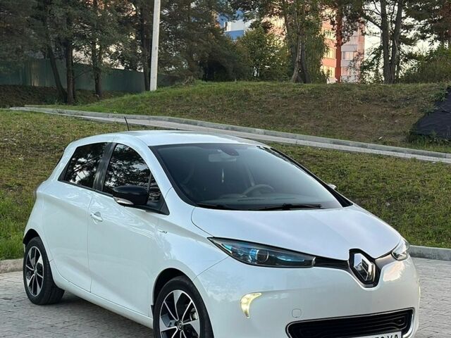 Белый Рено Зое, объемом двигателя 0 л и пробегом 139 тыс. км за 9500 $, фото 1 на Automoto.ua