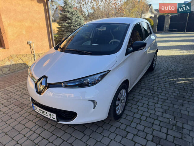 Белый Рено Зое, объемом двигателя 0 л и пробегом 99 тыс. км за 8100 $, фото 1 на Automoto.ua