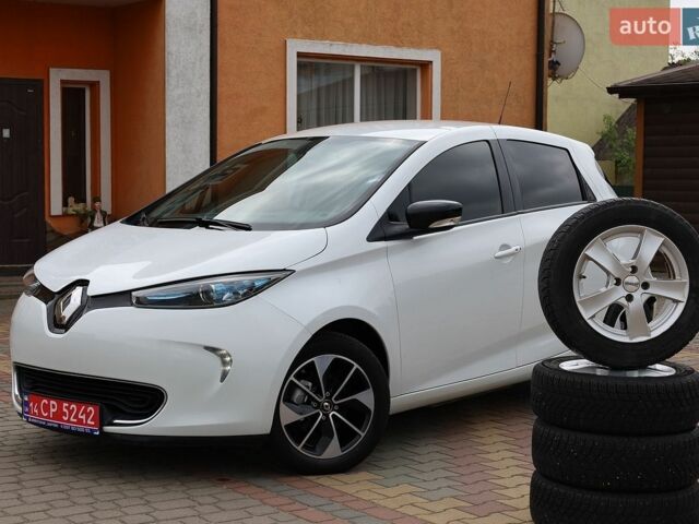 Белый Рено Зое, объемом двигателя 0 л и пробегом 95 тыс. км за 10444 $, фото 1 на Automoto.ua