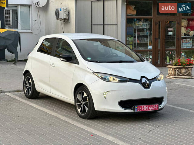 Белый Рено Зое, объемом двигателя 0 л и пробегом 74 тыс. км за 8999 $, фото 1 на Automoto.ua
