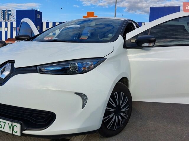 Белый Рено Зое, объемом двигателя 0 л и пробегом 150 тыс. км за 6950 $, фото 1 на Automoto.ua
