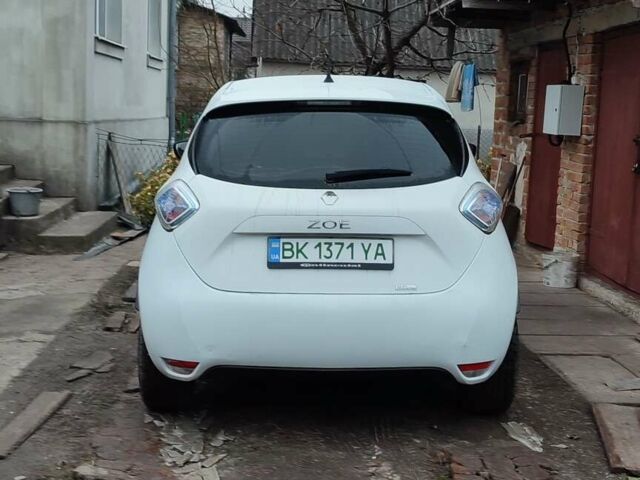 Білий Рено Зое, об'ємом двигуна 0 л та пробігом 92 тис. км за 9000 $, фото 1 на Automoto.ua