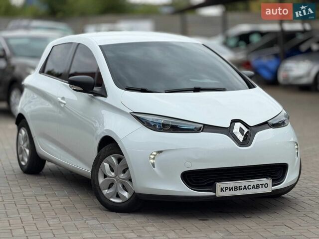 Белый Рено Зое, объемом двигателя 0 л и пробегом 49 тыс. км за 9700 $, фото 1 на Automoto.ua