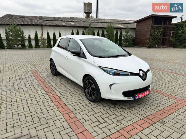 Белый Рено Зое, объемом двигателя 0 л и пробегом 78 тыс. км за 9900 $, фото 1 на Automoto.ua