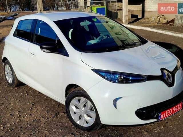 Белый Рено Зое, объемом двигателя 0 л и пробегом 143 тыс. км за 8700 $, фото 1 на Automoto.ua