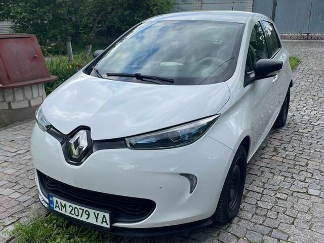 Белый Рено Зое, объемом двигателя 0 л и пробегом 108 тыс. км за 8499 $, фото 1 на Automoto.ua